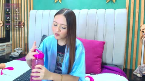 Snapshot of katlyn_martins chatting on January 20, 7:04 pm K A T L Y N online show from January 20, 7:04 pm