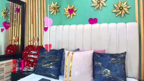 Snapshot of katlyn_martins chatting on February 16, 1:38 pm K A T L Y N online show from February 16, 1:38 pm