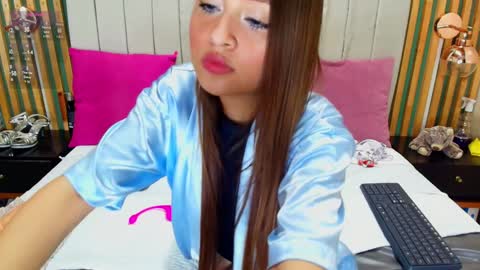 Snapshot of katlyn_martins chatting on January 15, 7:01 pm K A T L Y N online show from January 15, 7:01 pm