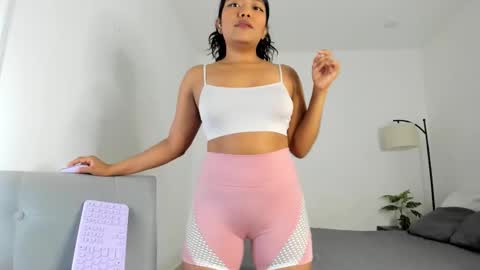 Follow me on instagram and twitter as correaktnees online show from October 22, 7:24 am