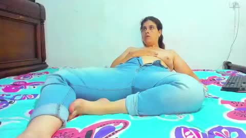 Snapshot of katrinadj chatting on January 22, 12:17 pm Marce online show from January 22, 12:17 pm