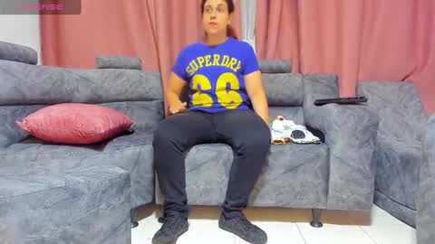 Snapshot of katrinadj chatting on February 28, 11:34 pm Marce online show from February 28, 11:34 pm