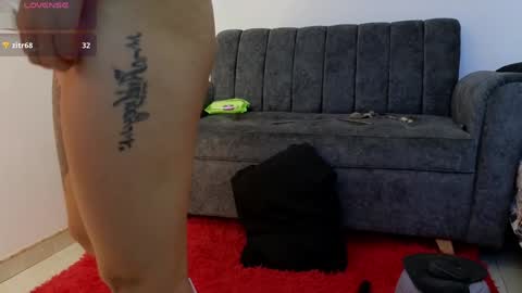 Snapshot of katt_bdsm chatting on December 23, 3:40 am Katt online show from December 23, 3:40 am