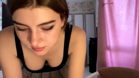 Molly online show from July 4, 9:16 am