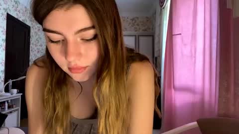 Molly online show from June 26, 11:11 am