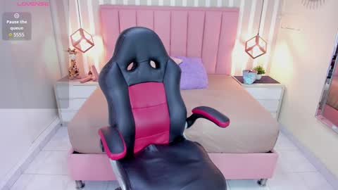 KATY  online show from February 6, 7:40 pm