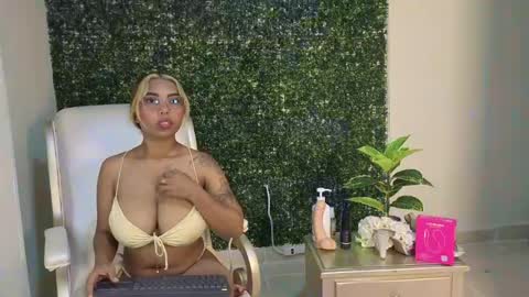 katy_love222 online show from May 28, 7:56 pm