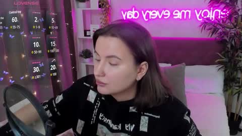 Kate online show from October 22, 7:02 am