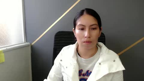 Snapshot of katybelladonna chatting on December 3, 12:27 pm KATY online show from December 3, 12:27 pm