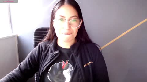 Snapshot of katybelladonna chatting on December 12, 11:18 am KATY online show from December 12, 11:18 am