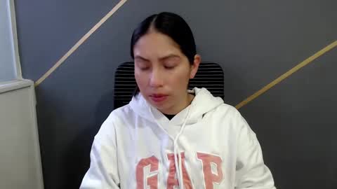 Snapshot of katybelladonna chatting on December 10, 11:00 am KATY online show from December 10, 11:00 am