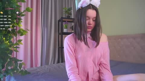 Snapshot of katymolly chatting on September 17, 5:05 am Mia Lovense is active Private is Open online show from September 17, 5:05 am