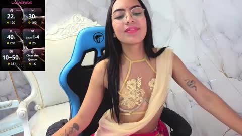 Snapshot of katyrider_a chatting on October 18, 3:37 pm katyrider_a online show from October 18, 3:37 pm