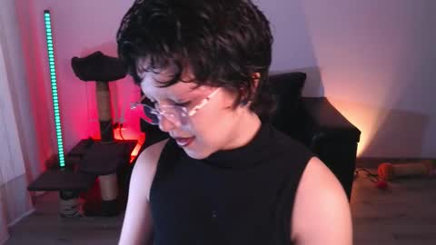 Snapshot of katyxxx_043 chatting on October 17, 7:06 pm katyxxx_043 online show from October 17, 7:06 pm