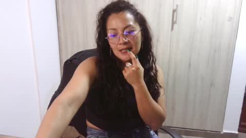 Snapshot of kawit1 chatting on January 27, 10:49 pm Khawit online show from January 27, 10:49 pm