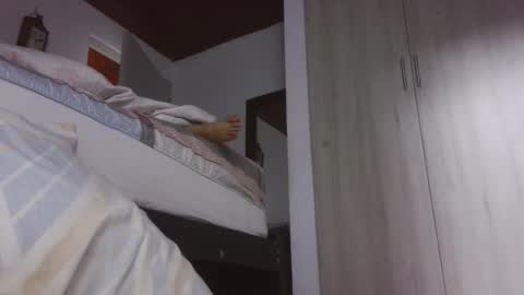 Snapshot of kawit1 chatting on October 21, 7:23 am Khawit online show from October 21, 7:23 am