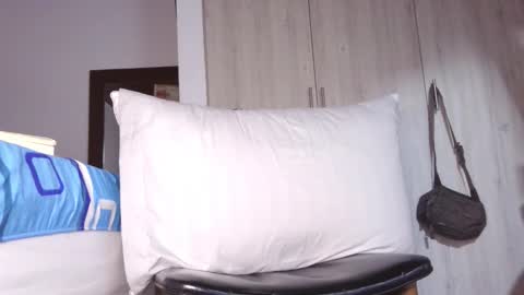 Snapshot of kawit1 chatting on October 9, 10:08 am Khawit online show from October 9, 10:08 am