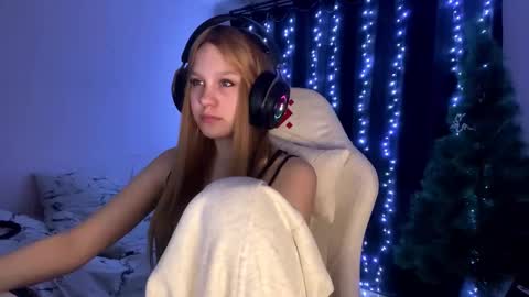 Amia online show from February 19, 6:07 pm