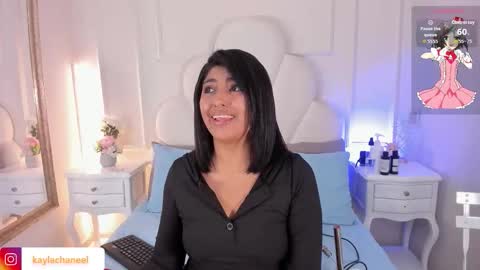 kaylachannell online show from March 17, 3:43 am