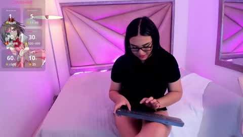 kaylahank online show from December 3, 12:07 pm