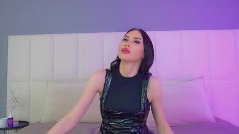 Kayla online show from May 10, 6:43 pm