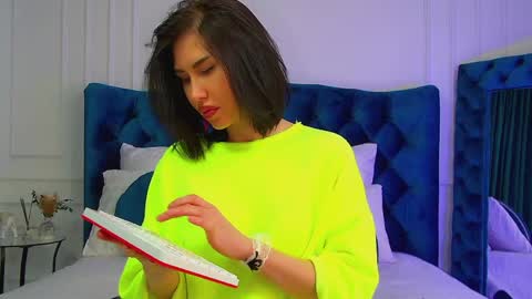 Kayla online show from May 5, 6:49 am