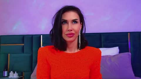 Kayla online show from June 3, 2:33 pm