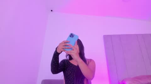 Snapshot of kaylarossi chatting on December 6, 7:33 pm Kayla online show from December 6, 7:33 pm