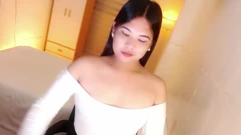 Y O U R        F U T U R E       K A Y L E E  online show from October 24, 5:42 pm