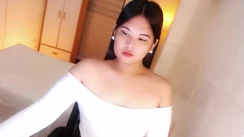 Snapshot of kayleepinay chatting on October 17, 7:50 pm Y O U R F U T U R E K A Y L E E online show from October 17, 7:50 pm