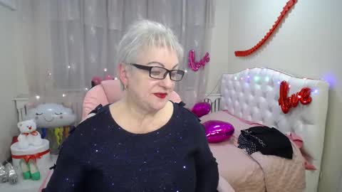 kaylesmoll online show from March 11, 7:47 pm