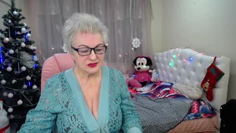 kaylesmoll online show from January 21, 7:28 pm