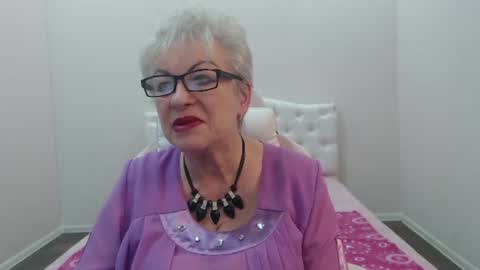 kaylesmoll online show from July 23, 7:44 pm