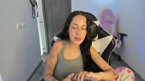 kaylie online show from December 16, 8:26 pm