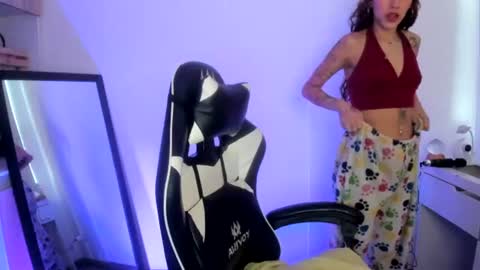 kaylie online show from June 19, 8:56 pm