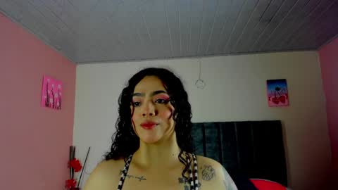 Snapshot of kayllaevans_ chatting on December 13, 10:02 pm Kay online show from December 13, 10:02 pm
