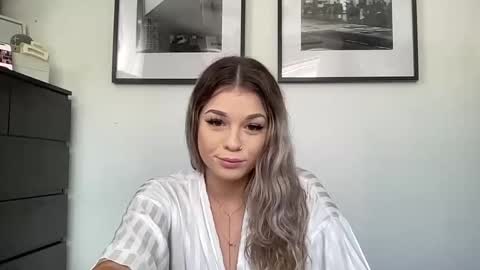 Keelie xx online show from March 3, 11:23 pm