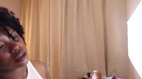 Snapshot of kehlannis_ chatting on October 15, 8:33 pm Kehlannis online show from October 15, 8:33 pm