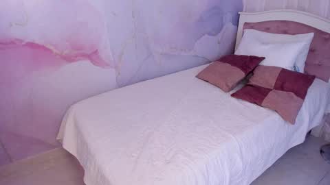 Snapshot of keira_angel_ chatting on February 19, 2:55 am Keira Angel online show from February 19, 2:55 am