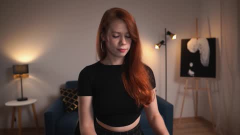 Snapshot of keira_knight chatting on October 4, 10:36 pm keira_knight online show from October 4, 10:36 pm