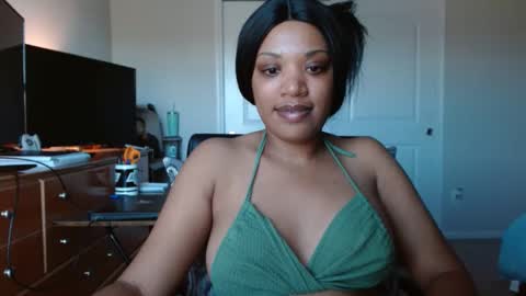 Snapshot of kelliecapri chatting on December 9, 10:41 pm Kellie online show from December 9, 10:41 pm