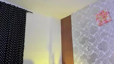 kelly__thomson online show from November 9, 11:44 pm