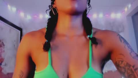 kelly__thomson online show from January 26, 8:45 pm