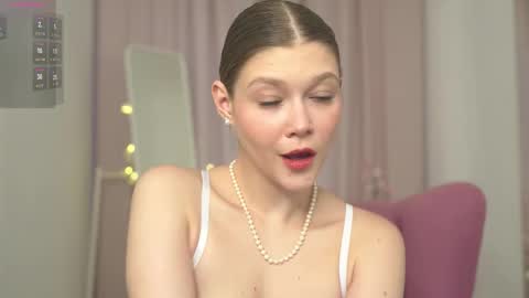  KELLY  online show from October 10, 2:44 pm