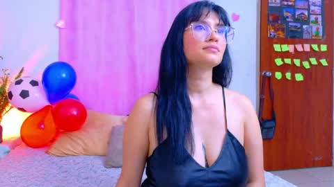elena online show from June 6, 1:01 am