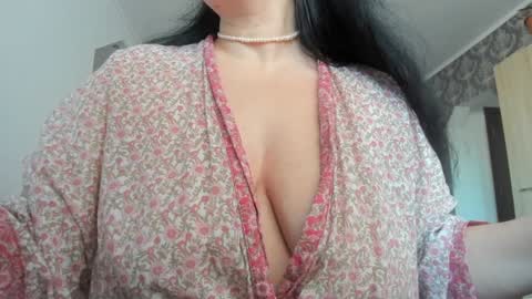 Snapshot of kellymorgan_ chatting on January 31, 9:05 am Monday - Friday  08 am - 3 pm GMT 3 online show from January 31, 9:05 am