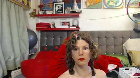 kelly online show from August 3, 4:01 pm