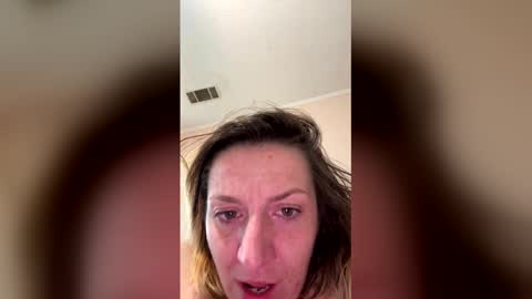 kellyy_marieee13 online show from March 9, 2:20 pm