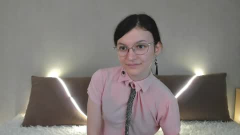 Kelsirabenold online show from April 14, 5:29 am