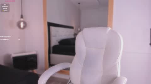 Snapshot of kendall__blake chatting on September 26, 12:14 pm online show from September 26, 12:14 pm